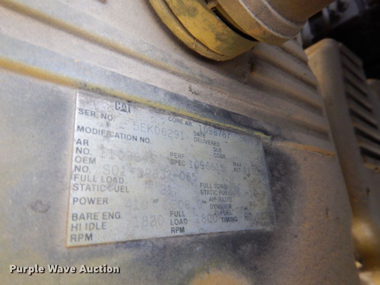 image for item DR1952 1994 Freightliner FLD120  semi truck