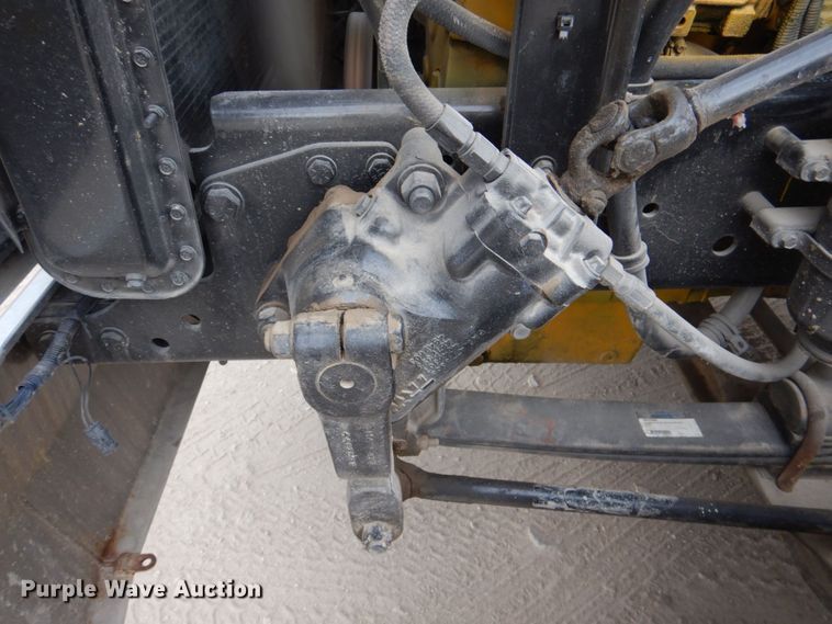 image for item DR1952 1994 Freightliner FLD120  semi truck