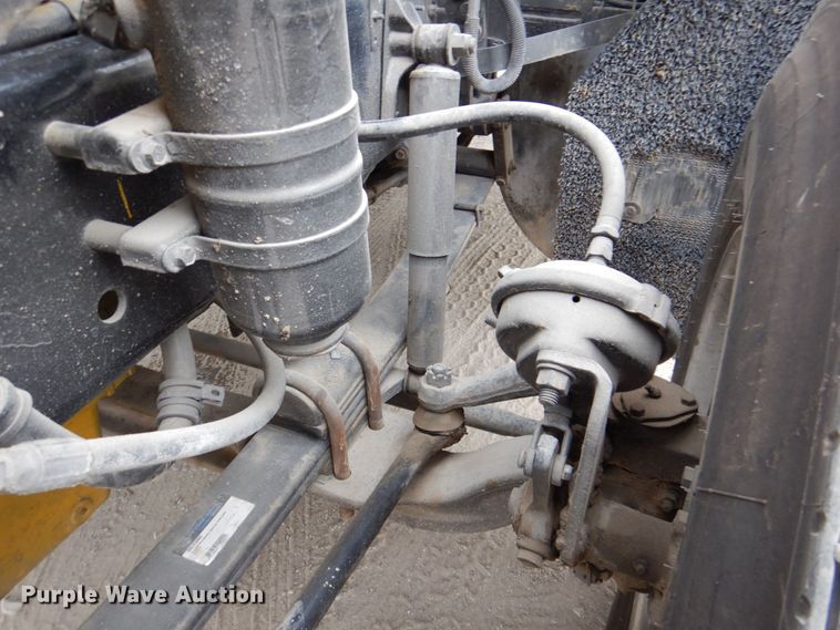 image for item DR1952 1994 Freightliner FLD120  semi truck