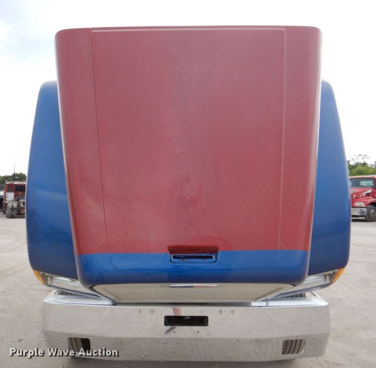 image for item DR1952 1994 Freightliner FLD120  semi truck