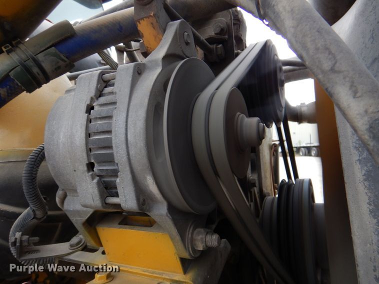 image for item DR1952 1994 Freightliner FLD120  semi truck