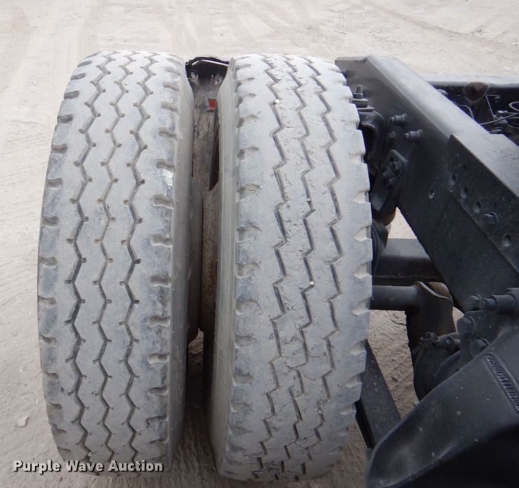 image for item DR1952 1994 Freightliner FLD120  semi truck