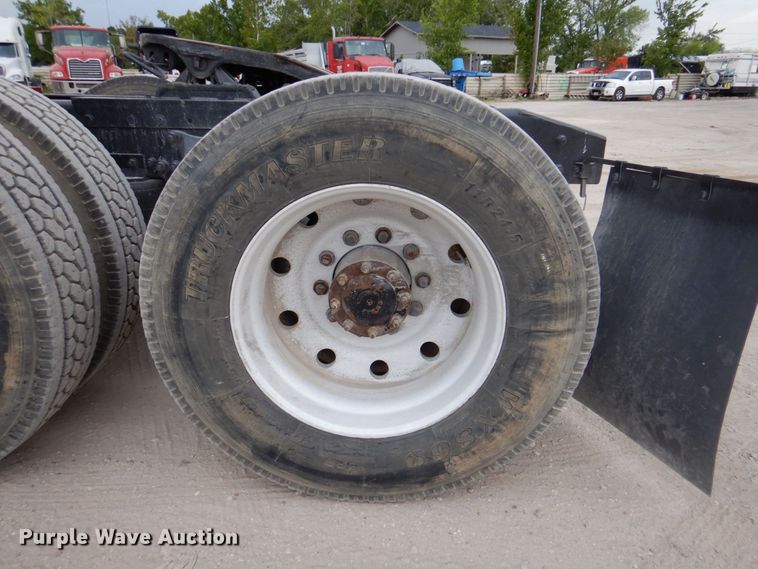 image for item DR1952 1994 Freightliner FLD120  semi truck