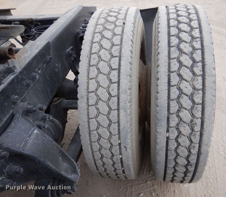 image for item DR1952 1994 Freightliner FLD120  semi truck