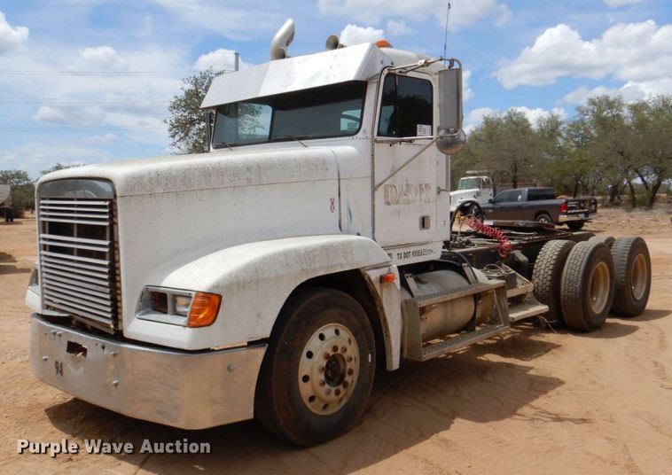 image for item DR1978 1991 Freightliner FLD  semi truck