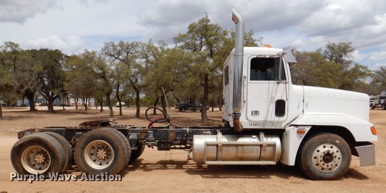 image for item DR1978 1991 Freightliner FLD  semi truck