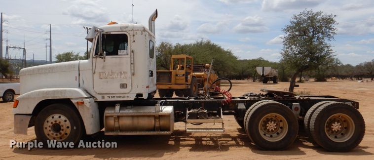 image for item DR1978 1991 Freightliner FLD  semi truck