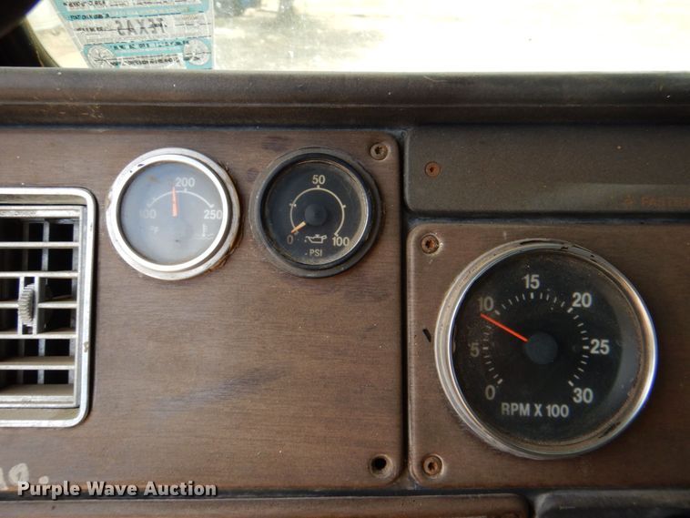 image for item DR1978 1991 Freightliner FLD  semi truck