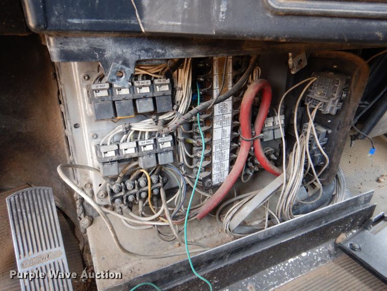 image for item DR1978 1991 Freightliner FLD  semi truck