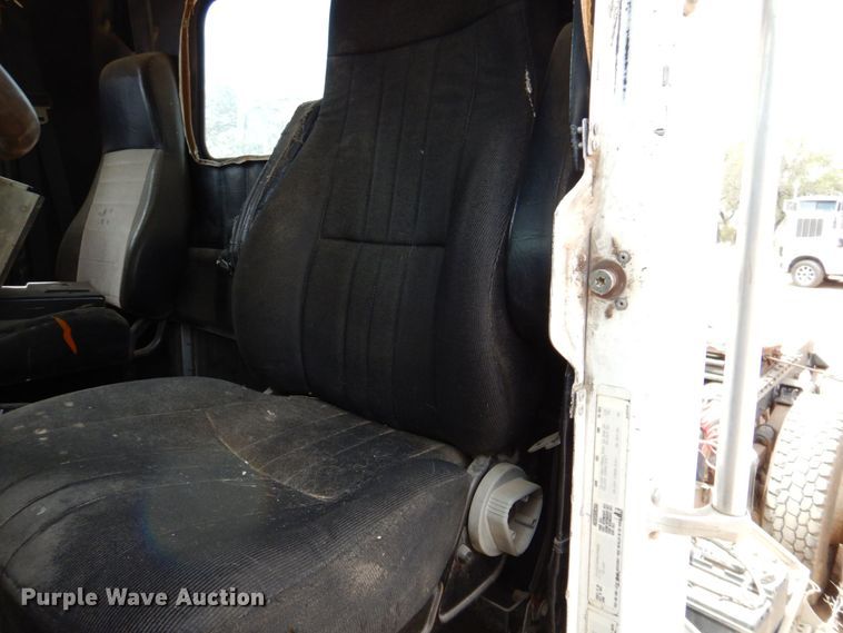 image for item DR1978 1991 Freightliner FLD  semi truck