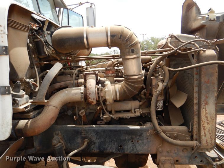 image for item DR1978 1991 Freightliner FLD  semi truck