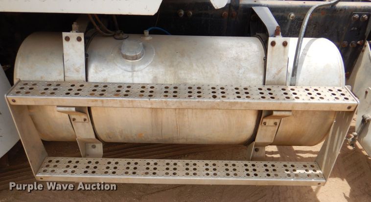 image for item DR1978 1991 Freightliner FLD  semi truck