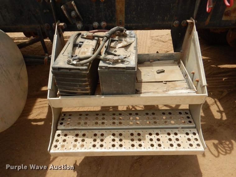 image for item DR1978 1991 Freightliner FLD  semi truck