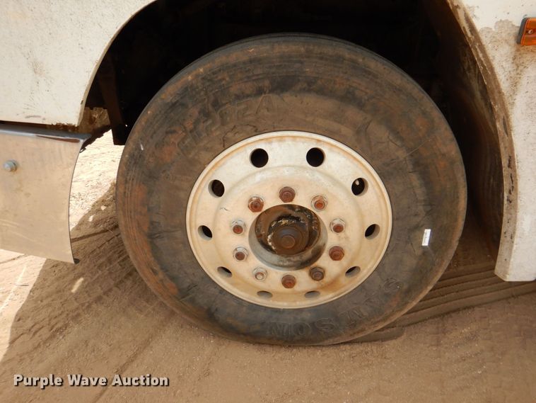 image for item DR1978 1991 Freightliner FLD  semi truck