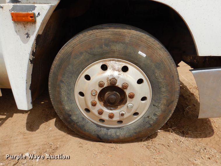 image for item DR1978 1991 Freightliner FLD  semi truck