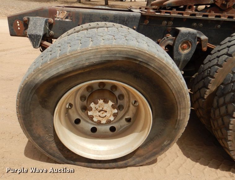 image for item DR1978 1991 Freightliner FLD  semi truck