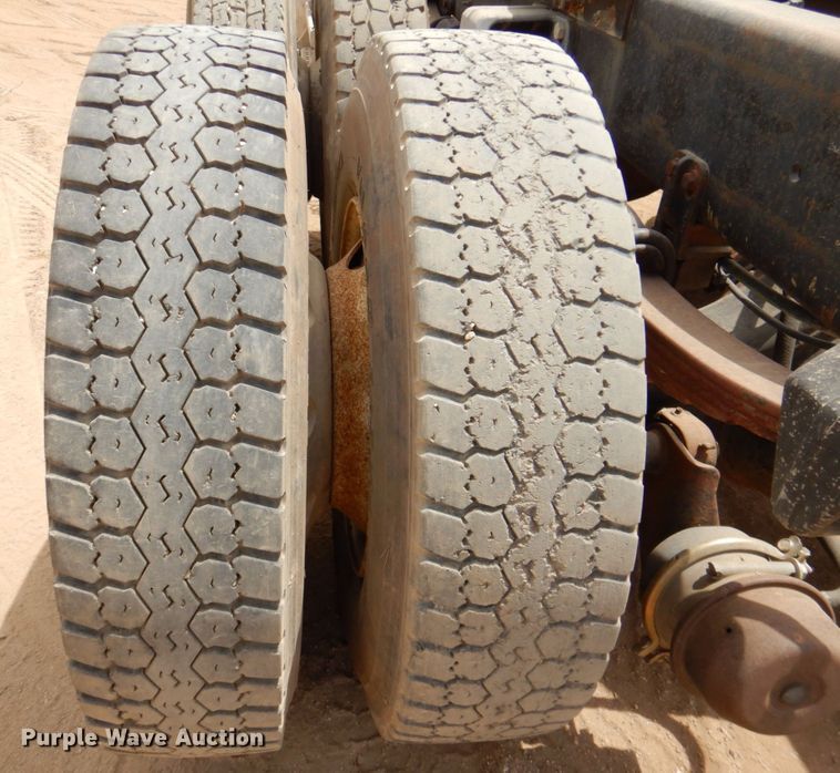 image for item DR1978 1991 Freightliner FLD  semi truck