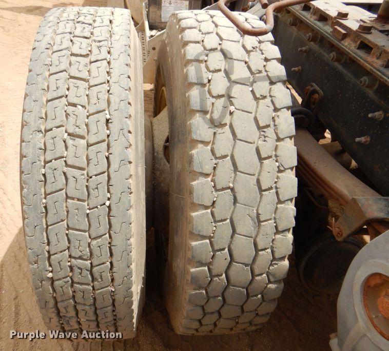 image for item DR1978 1991 Freightliner FLD  semi truck