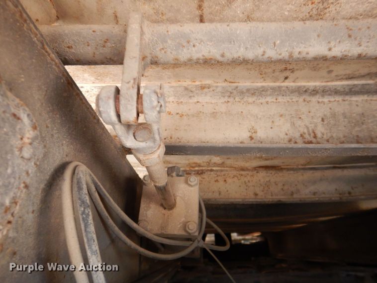 image for item DR1981 1994 White GMC  dump truck