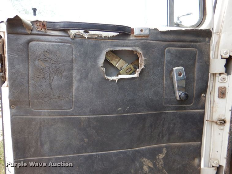 image for item DR1981 1994 White GMC  dump truck