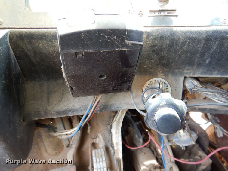 image for item DR1981 1994 White GMC  dump truck