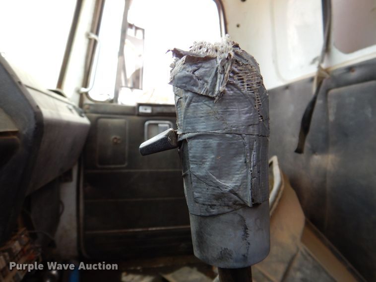 image for item DR1981 1994 White GMC  dump truck