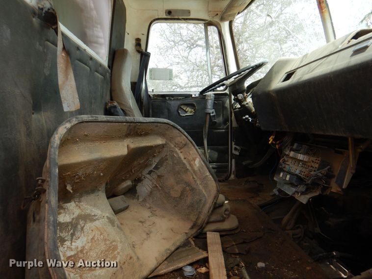 image for item DR1981 1994 White GMC  dump truck