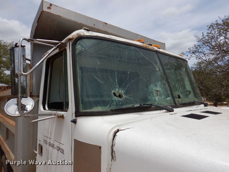 image for item DR1981 1994 White GMC  dump truck