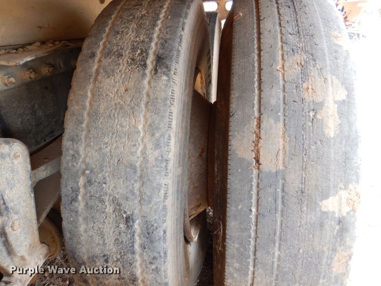 image for item DR1981 1994 White GMC  dump truck