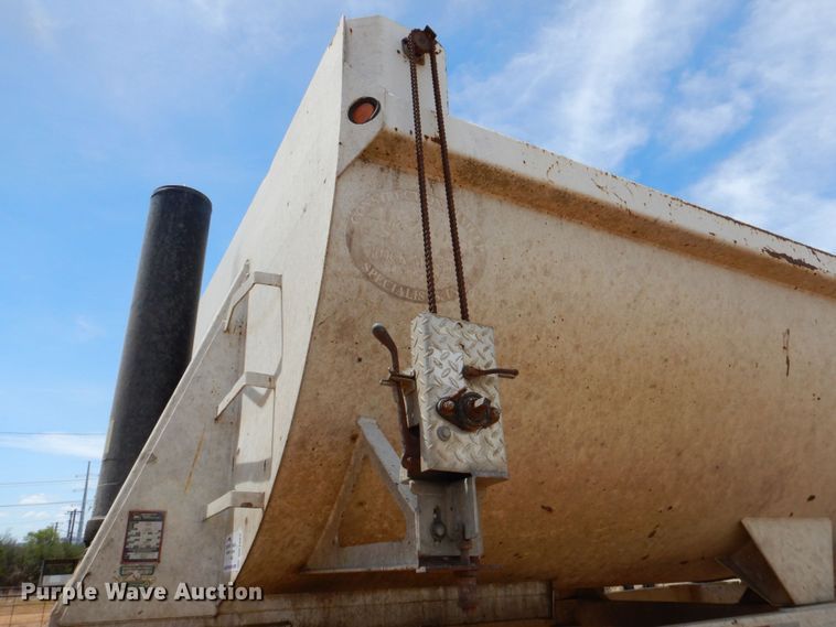 image for item DR1987 2006 Construction Trailer Specialist HRD-32  dump trailer