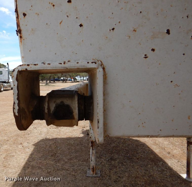 image for item DR1987 2006 Construction Trailer Specialist HRD-32  dump trailer