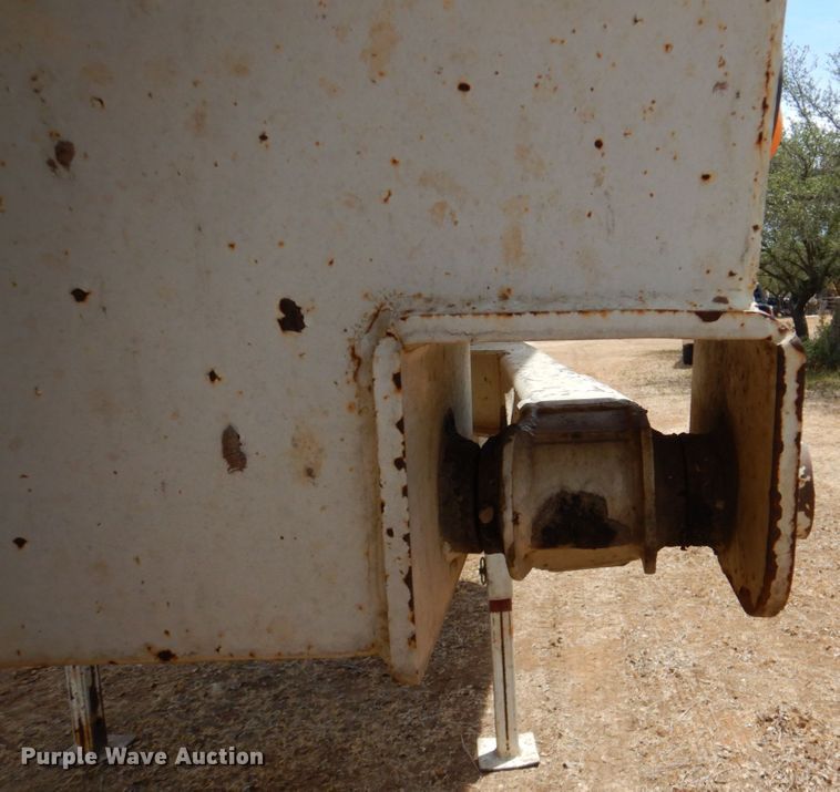 image for item DR1987 2006 Construction Trailer Specialist HRD-32  dump trailer