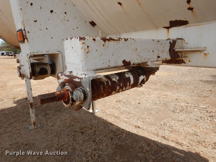 image for item DR1987 2006 Construction Trailer Specialist HRD-32  dump trailer