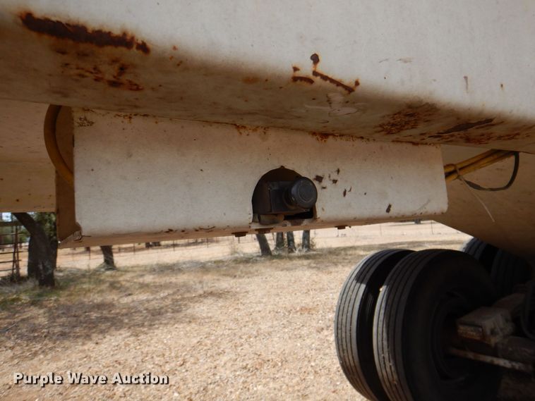 image for item DR1987 2006 Construction Trailer Specialist HRD-32  dump trailer