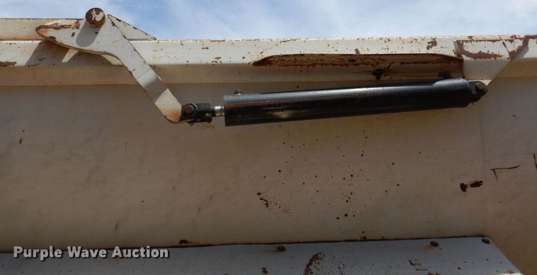 image for item DR1987 2006 Construction Trailer Specialist HRD-32  dump trailer