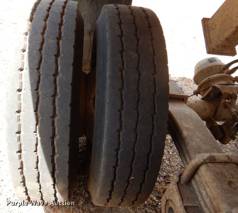 image for item DR1987 2006 Construction Trailer Specialist HRD-32  dump trailer