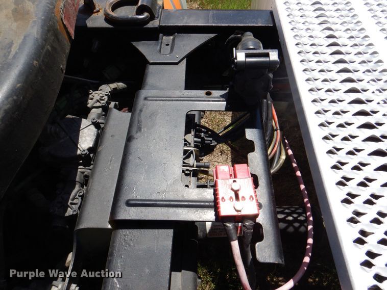 image for item DR2020 2007 Freightliner M2  semi truck