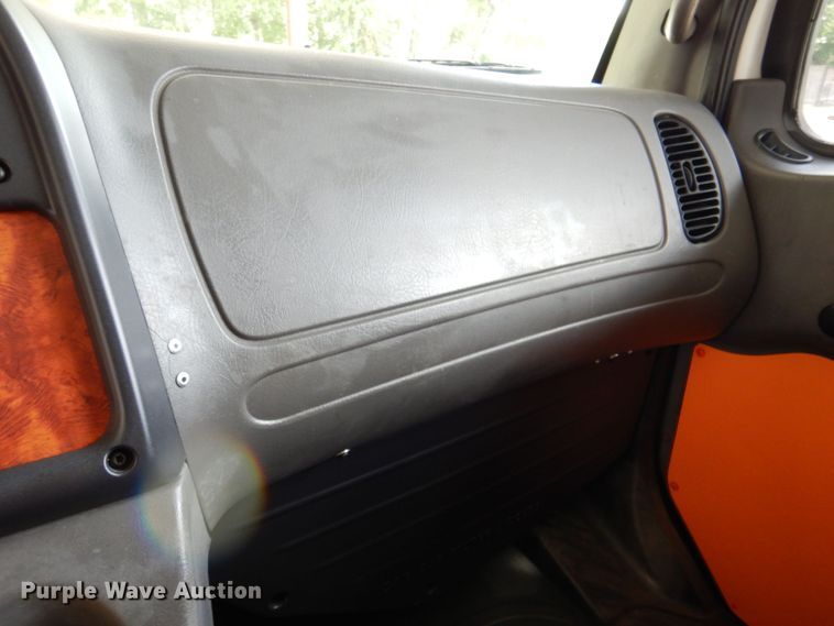 image for item DR2020 2007 Freightliner M2  semi truck