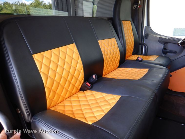 image for item DR2020 2007 Freightliner M2  semi truck