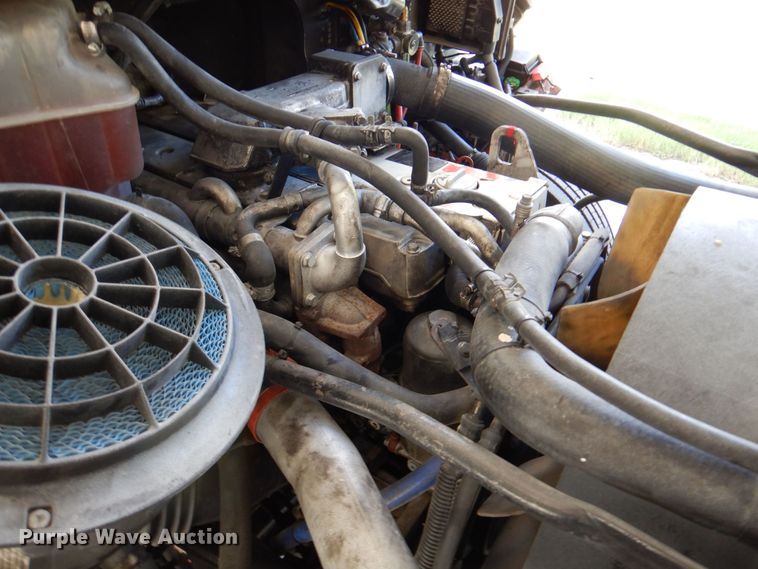 image for item DR2020 2007 Freightliner M2  semi truck