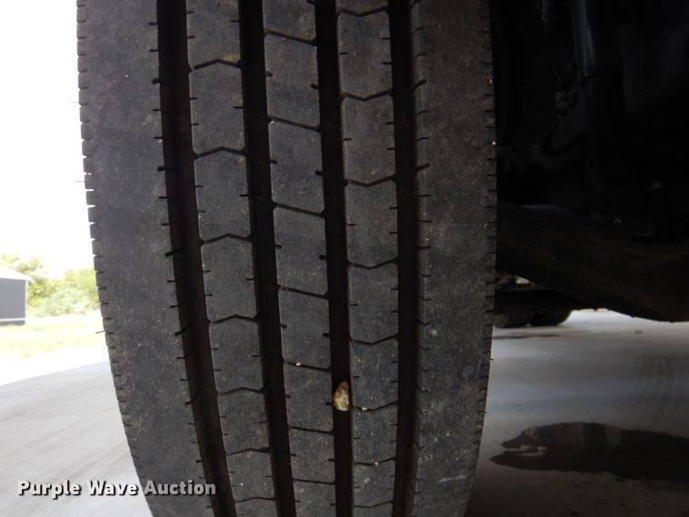 image for item DR2020 2007 Freightliner M2  semi truck