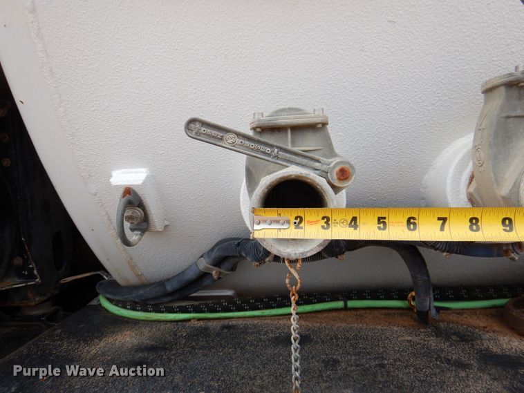 image for item DR2022 2016 Western Star 4900EX  tri-drive hydrovac truck