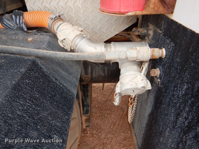 image for item DR2022 2016 Western Star 4900EX  tri-drive hydrovac truck