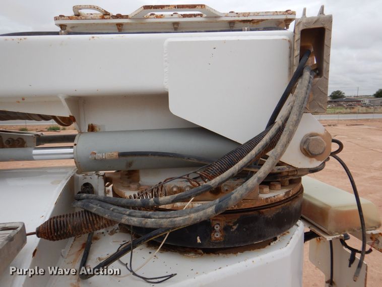 image for item DR2022 2016 Western Star 4900EX  tri-drive hydrovac truck