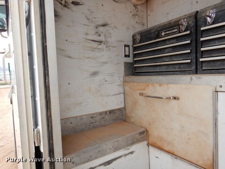 image for item DR2022 2016 Western Star 4900EX  tri-drive hydrovac truck