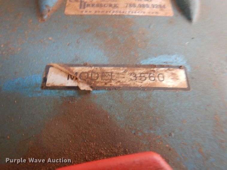 image for item DR2022 2016 Western Star 4900EX  tri-drive hydrovac truck