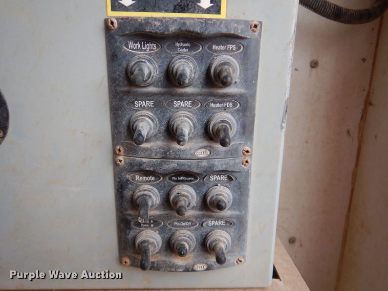 image for item DR2022 2016 Western Star 4900EX  tri-drive hydrovac truck