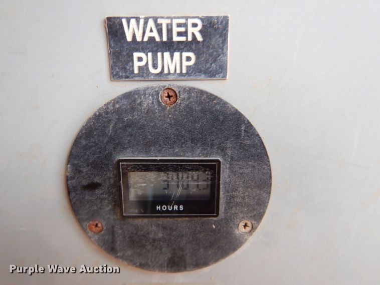 image for item DR2022 2016 Western Star 4900EX  tri-drive hydrovac truck