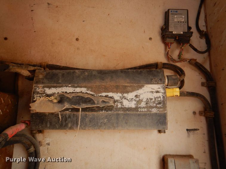 image for item DR2022 2016 Western Star 4900EX  tri-drive hydrovac truck