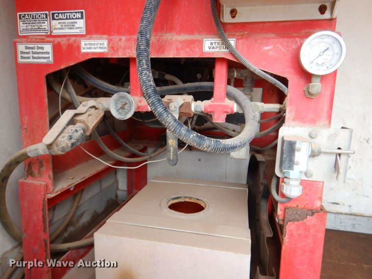 image for item DR2022 2016 Western Star 4900EX  tri-drive hydrovac truck